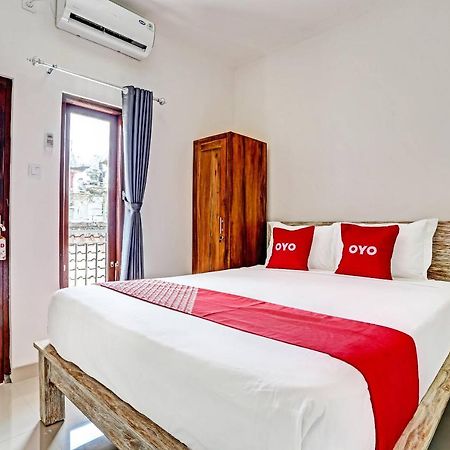 Oyo 91080 Kubu D&D Guesthouse Семіньяк Екстер'єр фото