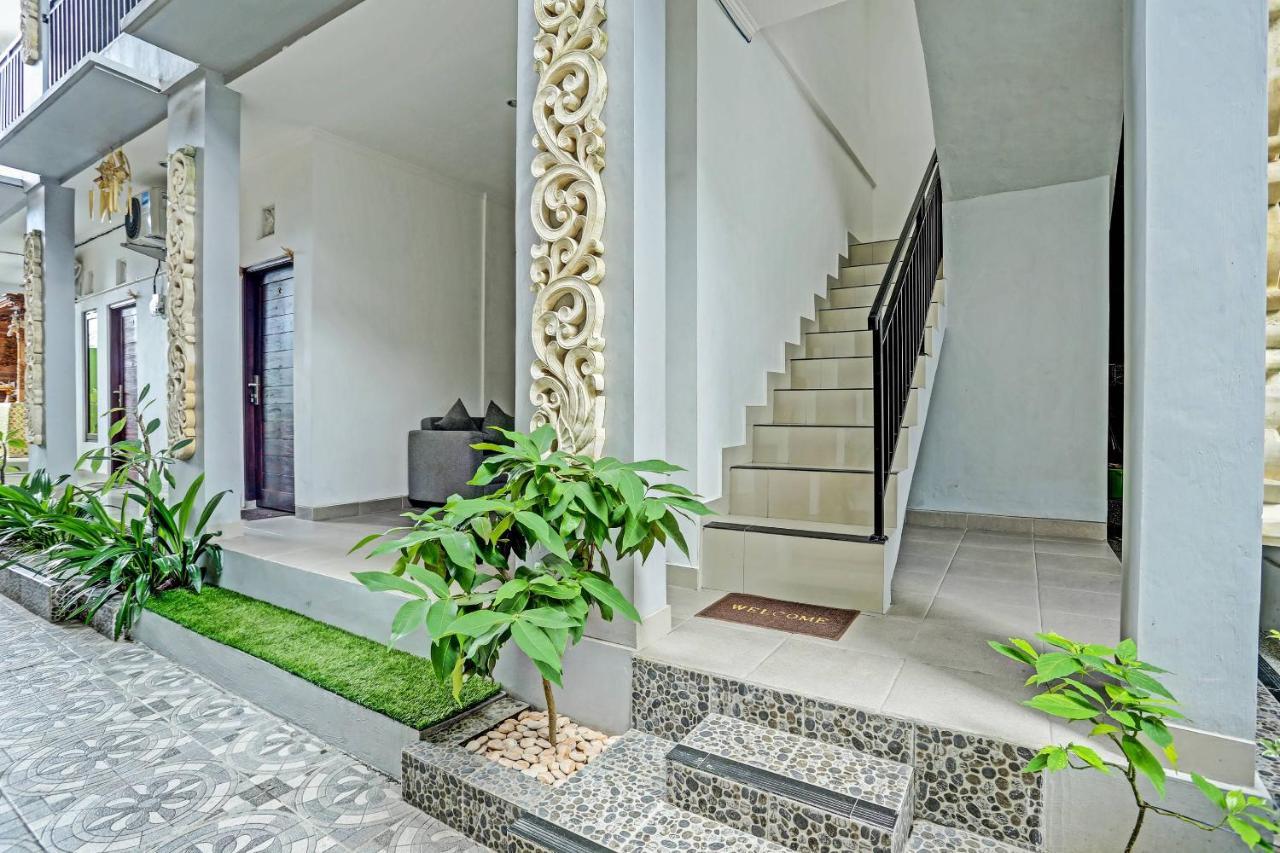 Oyo 91080 Kubu D&D Guesthouse Семіньяк Екстер'єр фото
