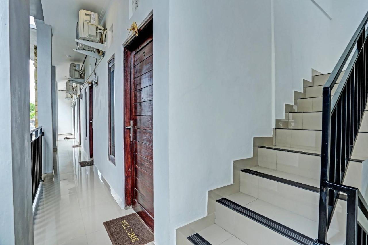 Oyo 91080 Kubu D&D Guesthouse Семіньяк Екстер'єр фото