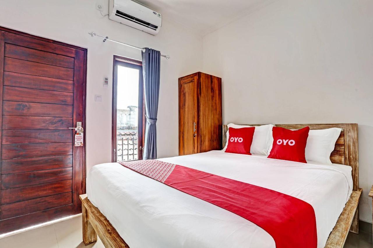 Oyo 91080 Kubu D&D Guesthouse Семіньяк Екстер'єр фото