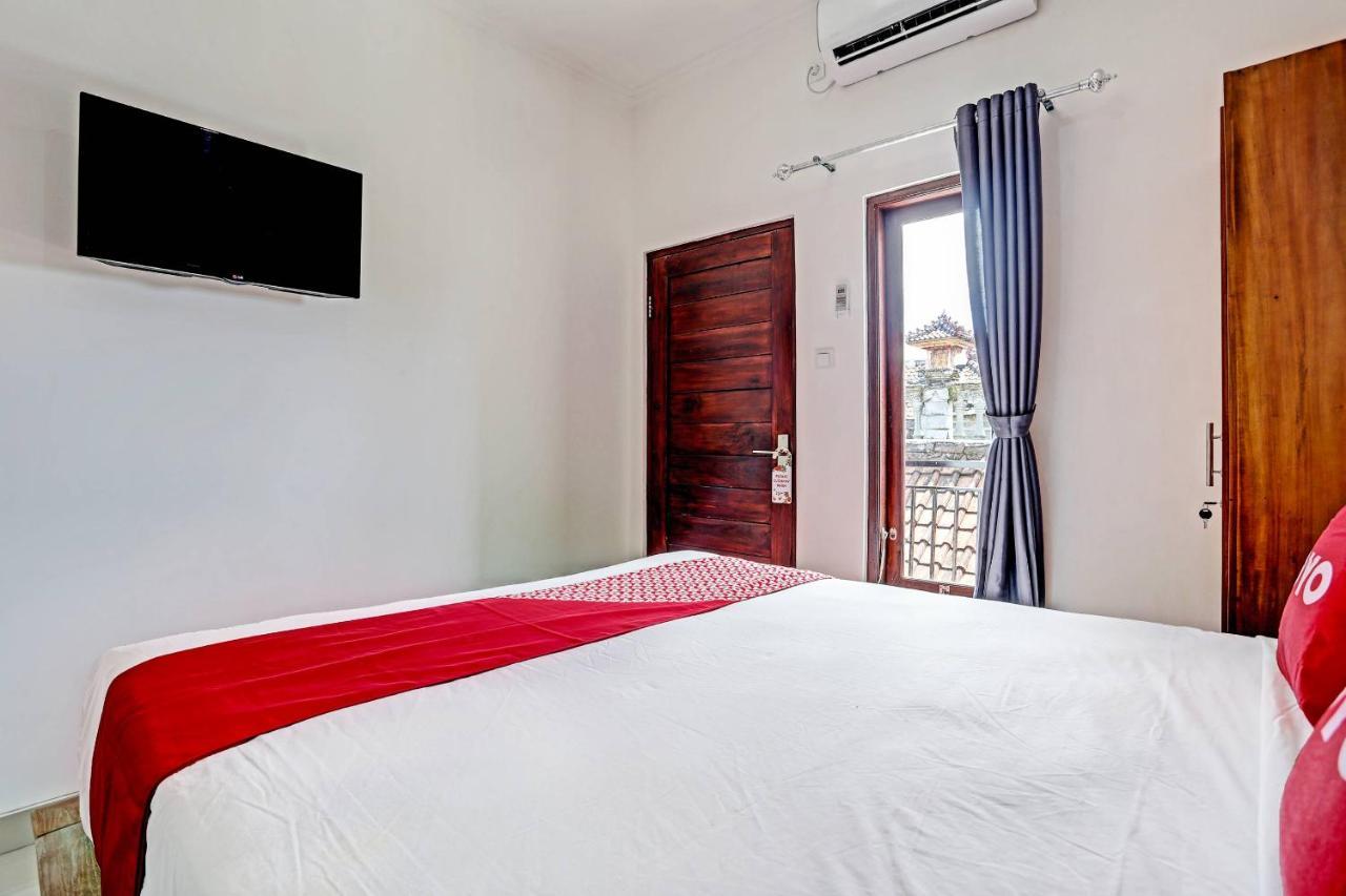 Oyo 91080 Kubu D&D Guesthouse Семіньяк Екстер'єр фото